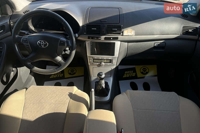 Універсал Toyota Avensis 2006 в Мукачевому