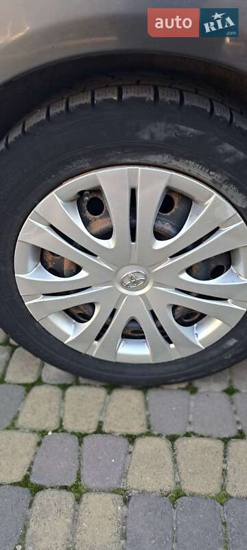 Седан Toyota Avensis 2007 в Хоросткові