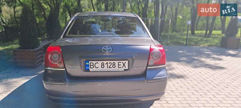 Седан Toyota Avensis 2007 в Хоросткові