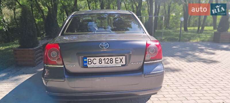 Седан Toyota Avensis 2007 в Хоросткові