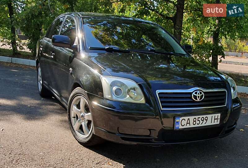 Седан Toyota Avensis 2004 в Черкассах