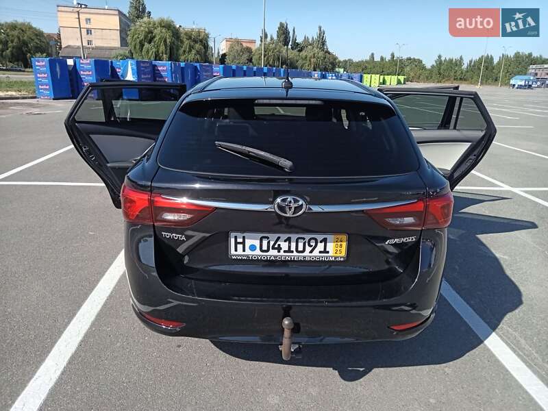 Універсал Toyota Avensis 2015 в Кам'янець-Подільському