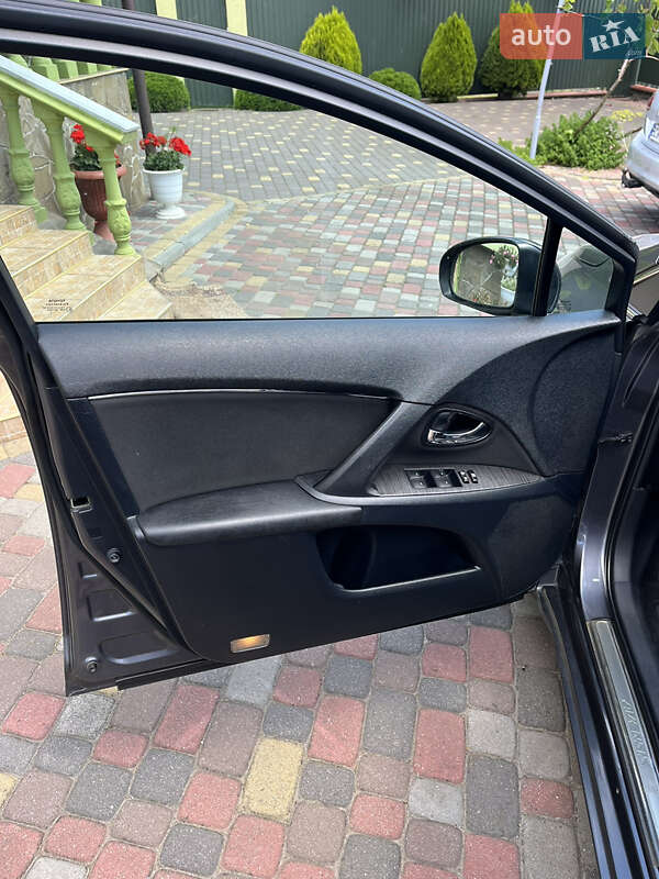 Универсал Toyota Avensis 2010 в Львове фото 11 Универсал Toyota Avensis 2010 в Львове