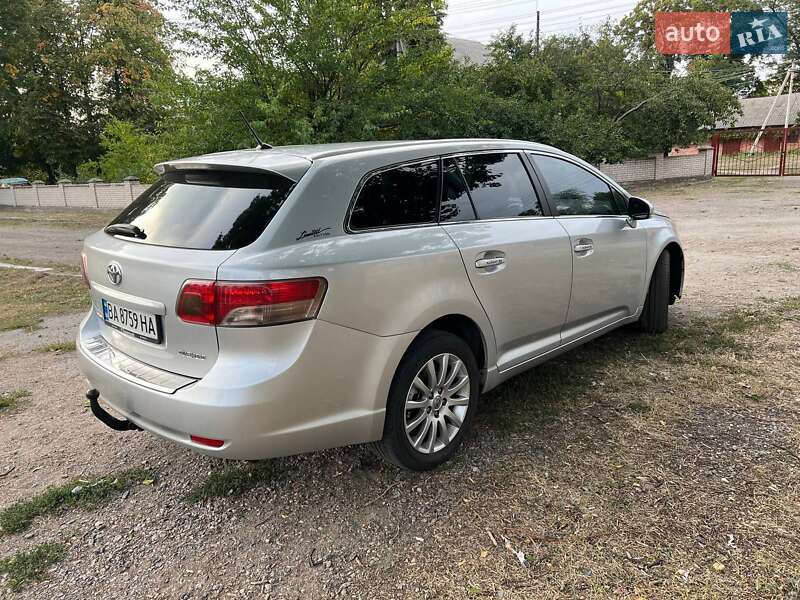 Универсал Toyota Avensis 2008 в Гайвороне