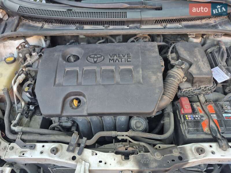 Седан Toyota Avensis 2011 в Одесі