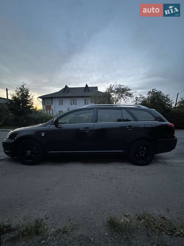 Універсал Toyota Avensis 2005 в Івано-Франківську