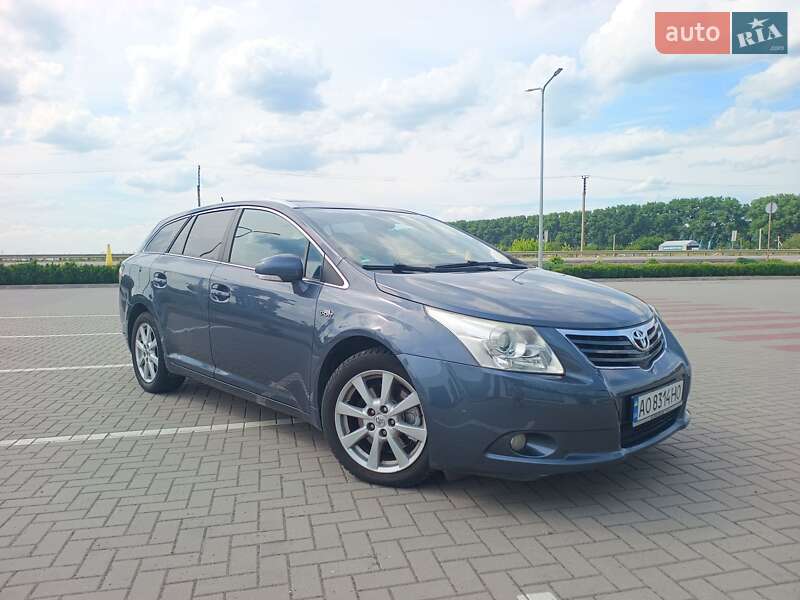 Универсал Toyota Avensis 2011 в Хмельницком