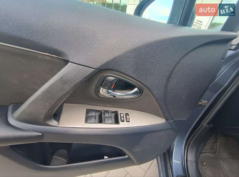 Универсал Toyota Avensis 2011 в Хмельницком