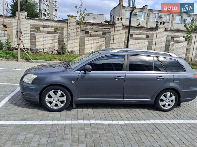 Универсал Toyota Avensis 2005 в Черкассах