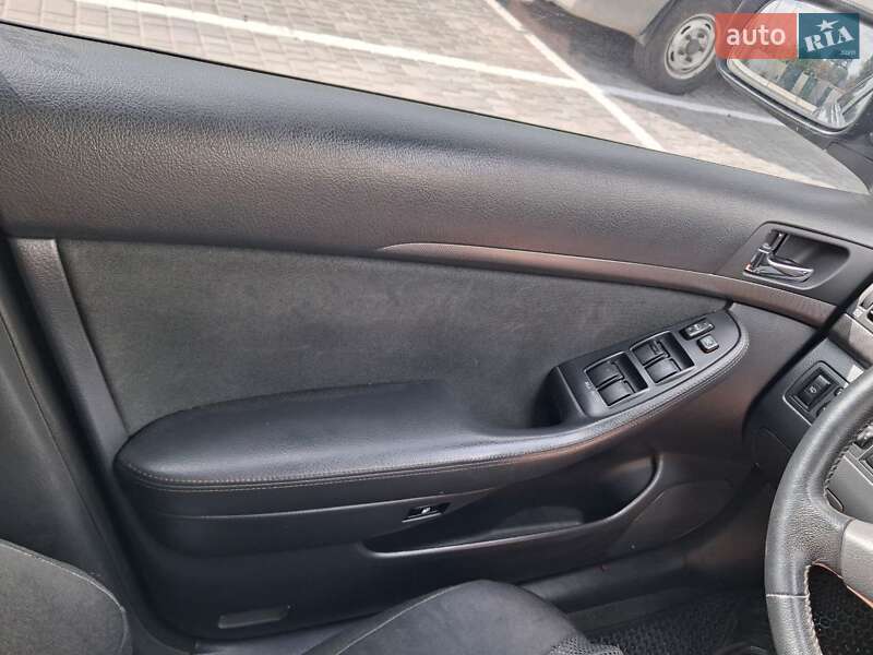 Универсал Toyota Avensis 2005 в Черкассах