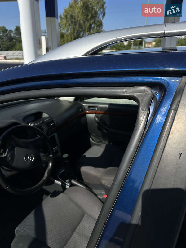 Универсал Toyota Avensis 2005 в Днепре