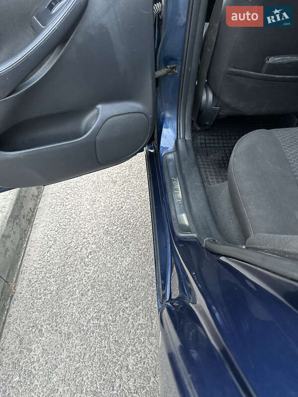 Универсал Toyota Avensis 2005 в Днепре