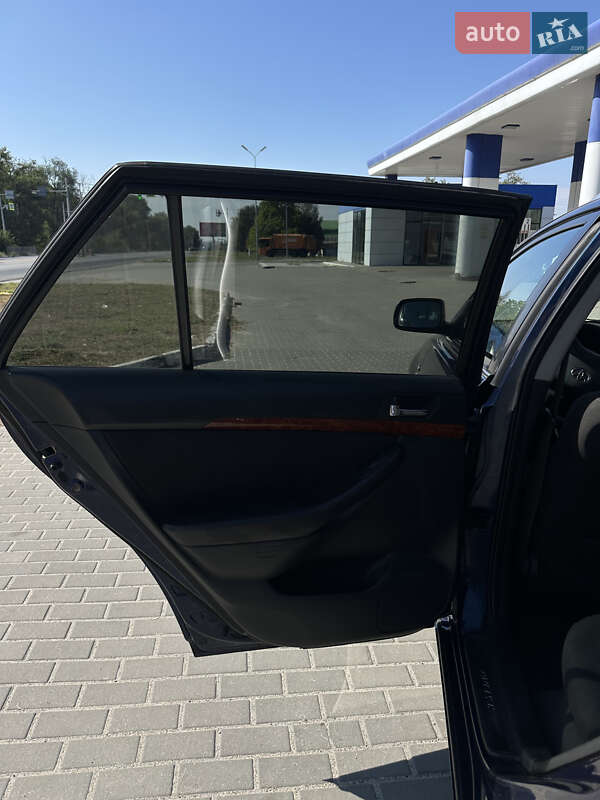 Универсал Toyota Avensis 2005 в Днепре