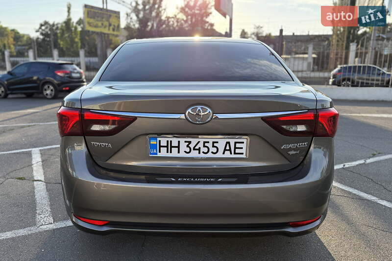 Седан Toyota Avensis 2016 в Одессе