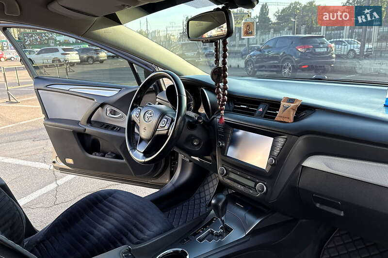 Седан Toyota Avensis 2016 в Одессе