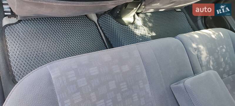 Универсал Toyota Avensis 2002 в Виннице