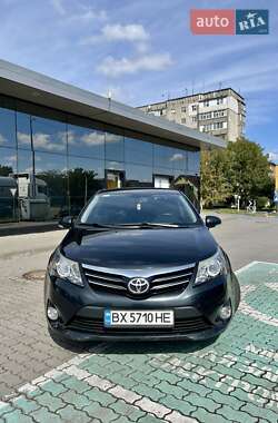 Седан Toyota Avensis 2012 в Хмельницькому