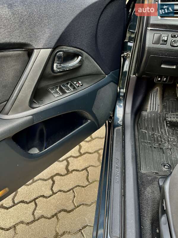 Седан Toyota Avensis 2012 в Хмельницькому