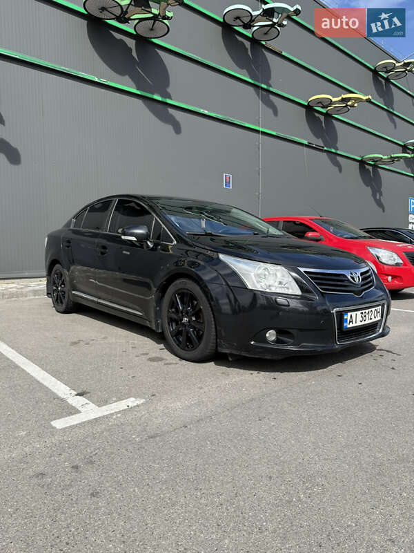 Седан Toyota Avensis 2008 в Киеве