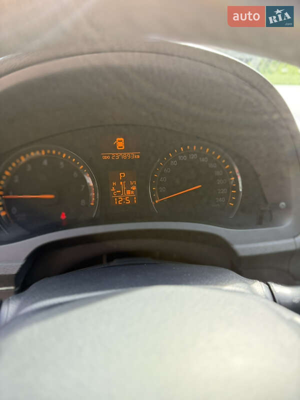 Седан Toyota Avensis 2008 в Киеве