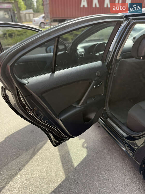 Седан Toyota Avensis 2008 в Киеве