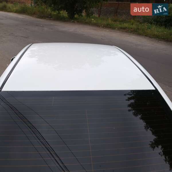 Седан Toyota Avensis 2011 в Виннице