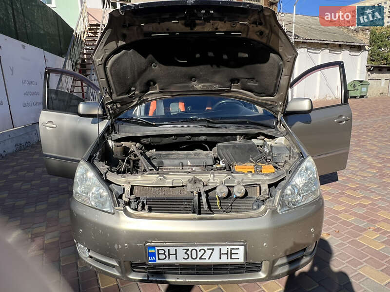 Універсал Toyota Avensis 2003 в Одесі