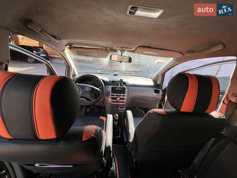 Універсал Toyota Avensis 2003 в Одесі