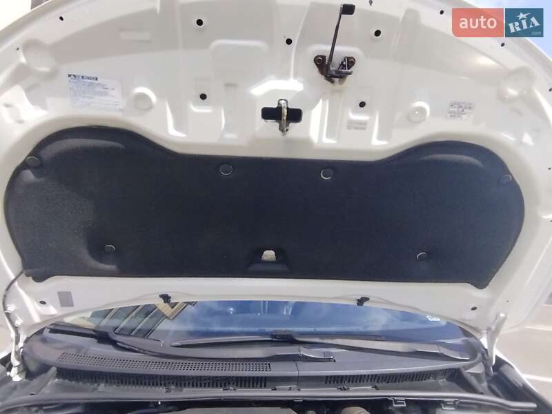 Седан Toyota Avensis 2008 в Чернигове фото 28 Седан Toyota Avensis 2008 в Чернигове