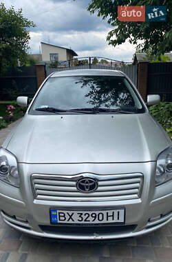 Лифтбек Toyota Avensis 2003 в Шепетовке