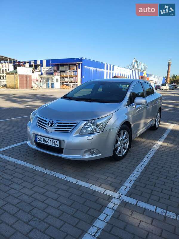 Седан Toyota Avensis 2008 в Коломые
