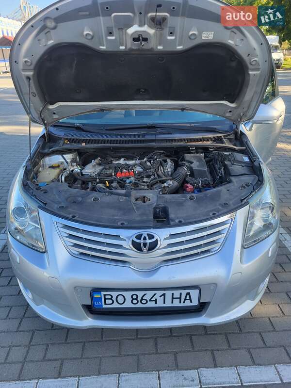 Седан Toyota Avensis 2008 в Коломые