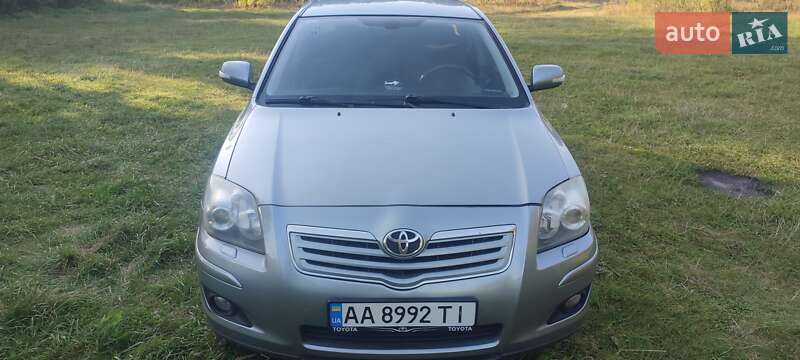 Седан Toyota Avensis 2007 в Киеве