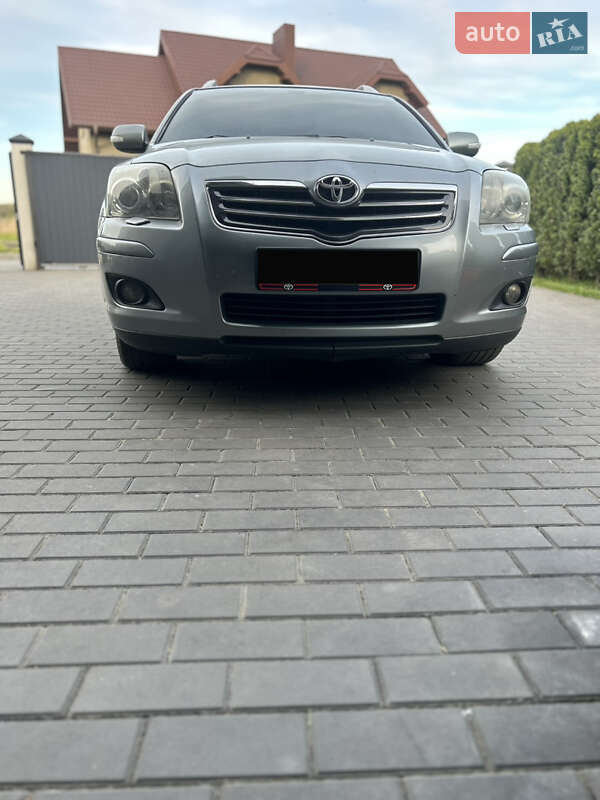 Универсал Toyota Avensis 2008 в Луцке