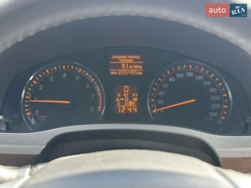 Седан Toyota Avensis 2009 в Киеве