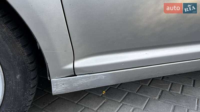 Універсал Toyota Avensis 2004 в Ізмаїлі