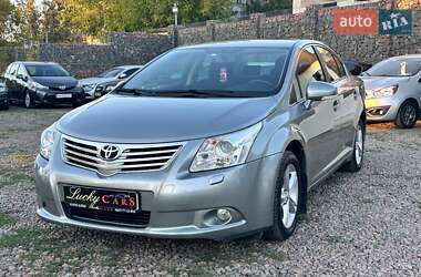 Седан Toyota Avensis 2010 в Одессе