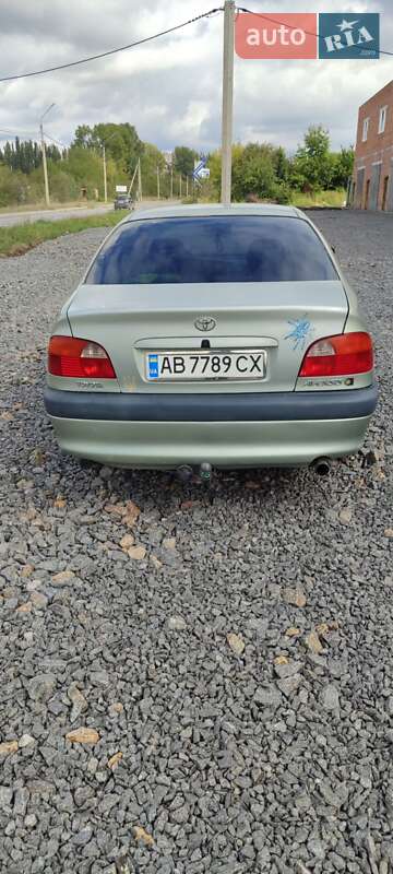 Седан Toyota Avensis 1998 в Виннице
