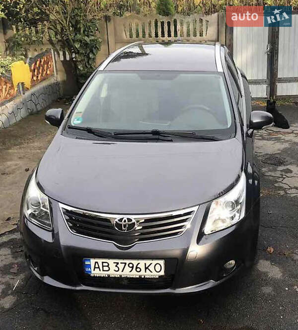 Хэтчбек Toyota Avensis 2011 в Виннице