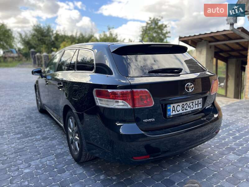 Универсал Toyota Avensis 2011 в Луцке