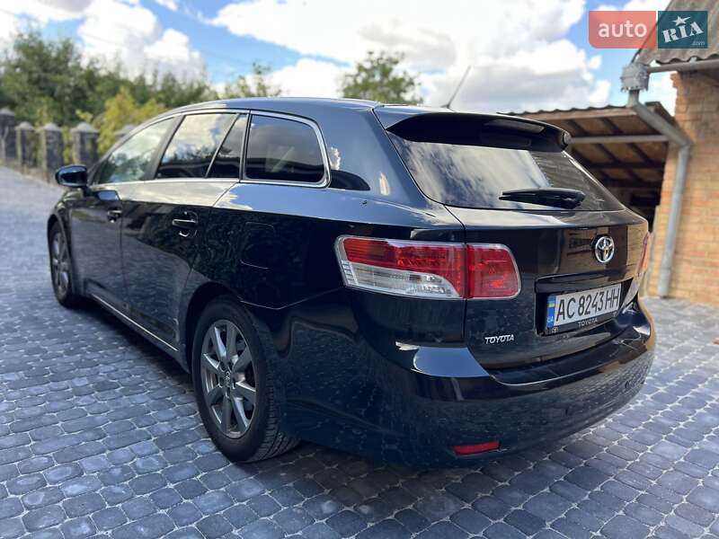 Универсал Toyota Avensis 2011 в Луцке
