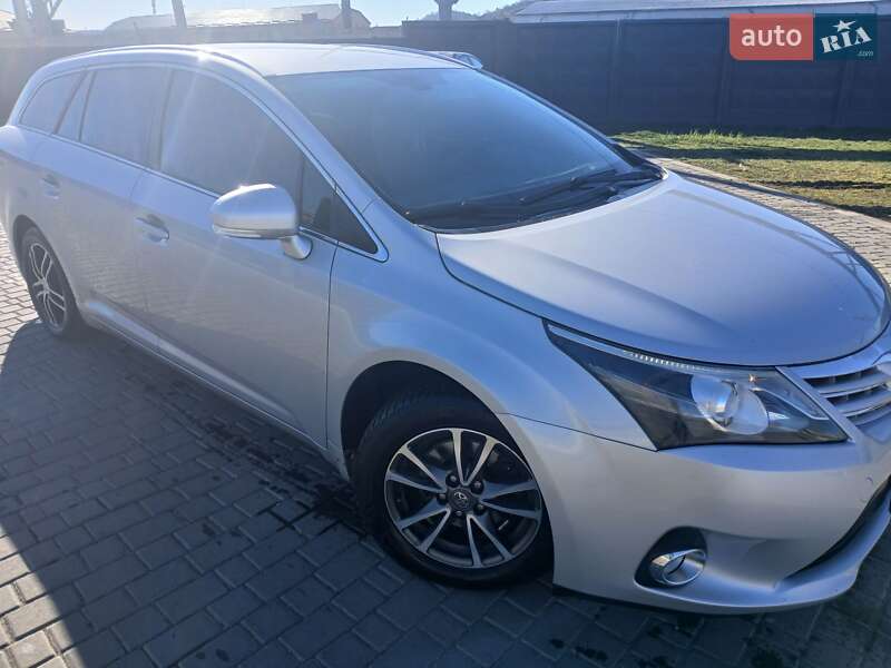 Універсал Toyota Avensis 2012 в Мукачевому