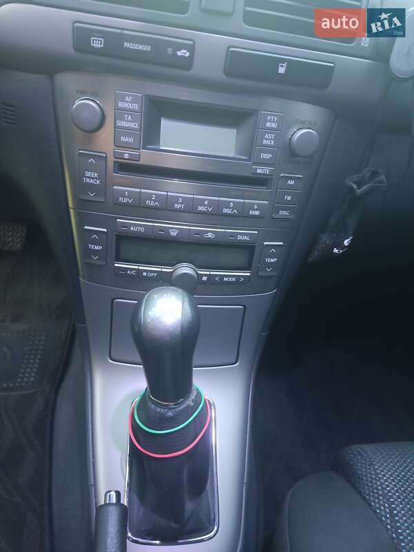 Універсал Toyota Avensis 2008 в Києві