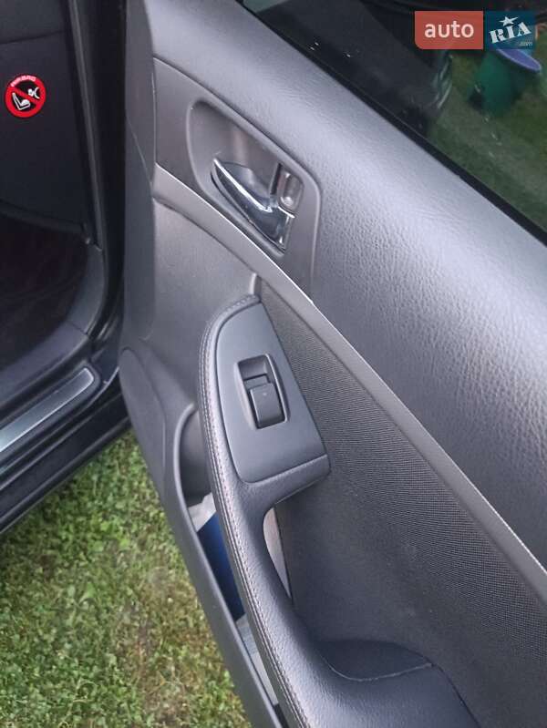 Універсал Toyota Avensis 2008 в Києві