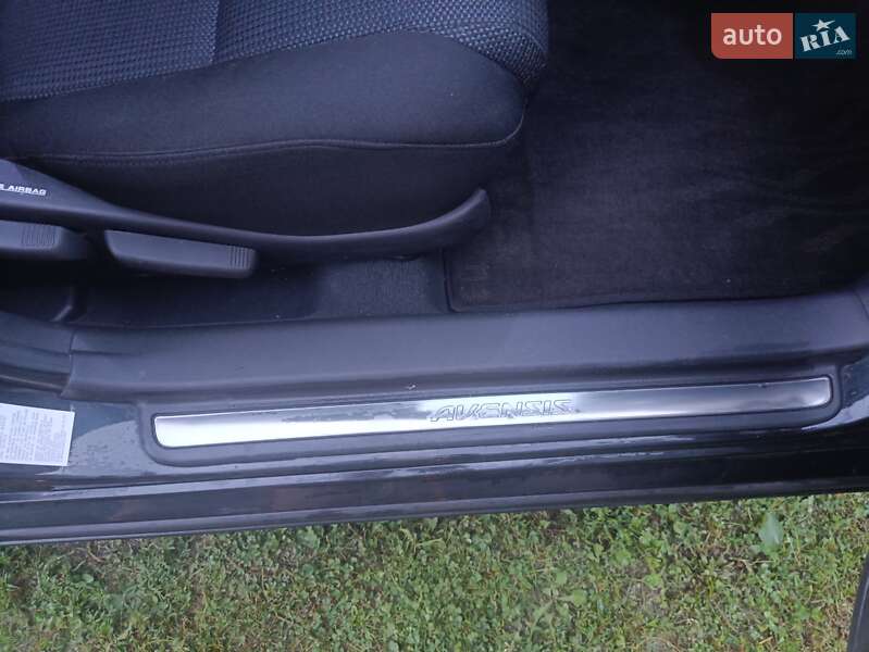 Універсал Toyota Avensis 2008 в Києві