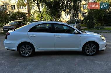 Лифтбек Toyota Avensis 2008 в 