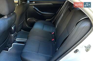 Лифтбек Toyota Avensis 2008 в 