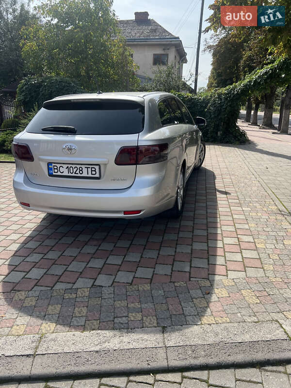 Универсал Toyota Avensis 2010 в Стрые