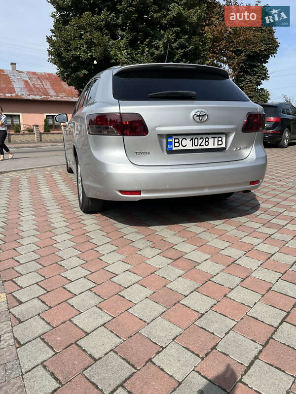 Универсал Toyota Avensis 2010 в Стрые