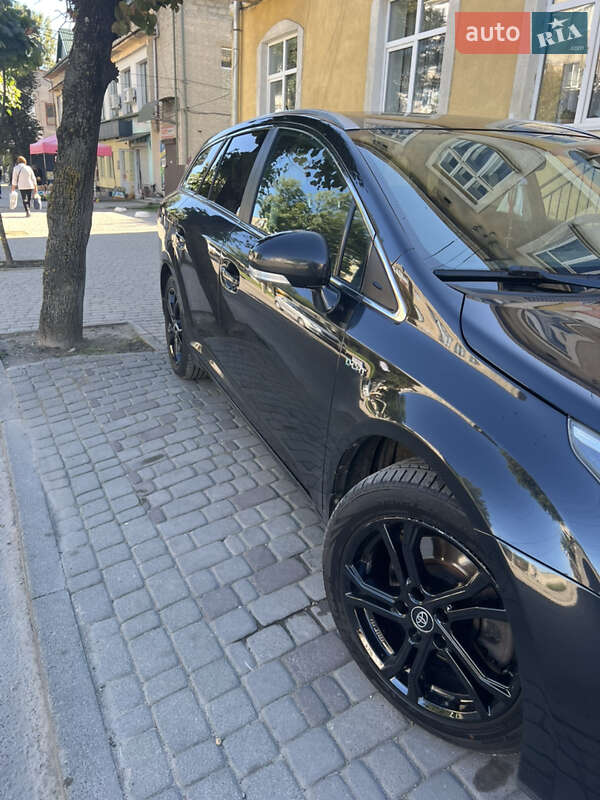 Универсал Toyota Avensis 2012 в Львове